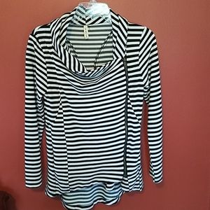 Excellent Condition!! Worn Once! Zip Up Cardigan